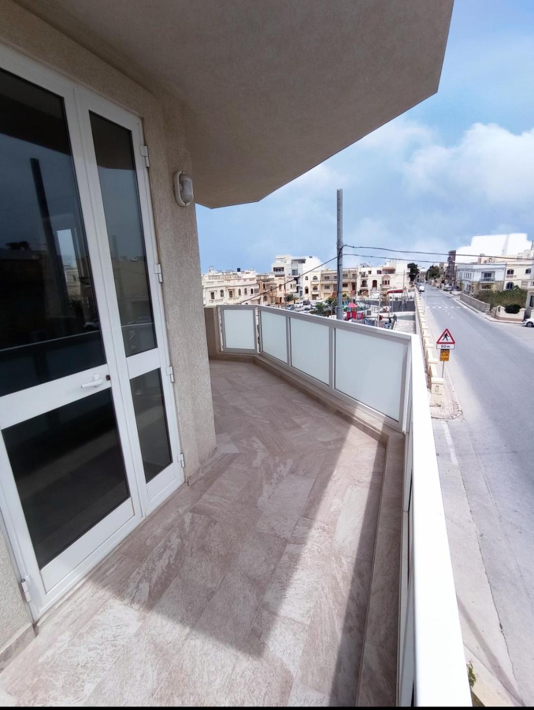 Joseph 2 Stylish Flat With Open Views, Just 4Km From The Airport Or Beach Siggiewi Екстериор снимка